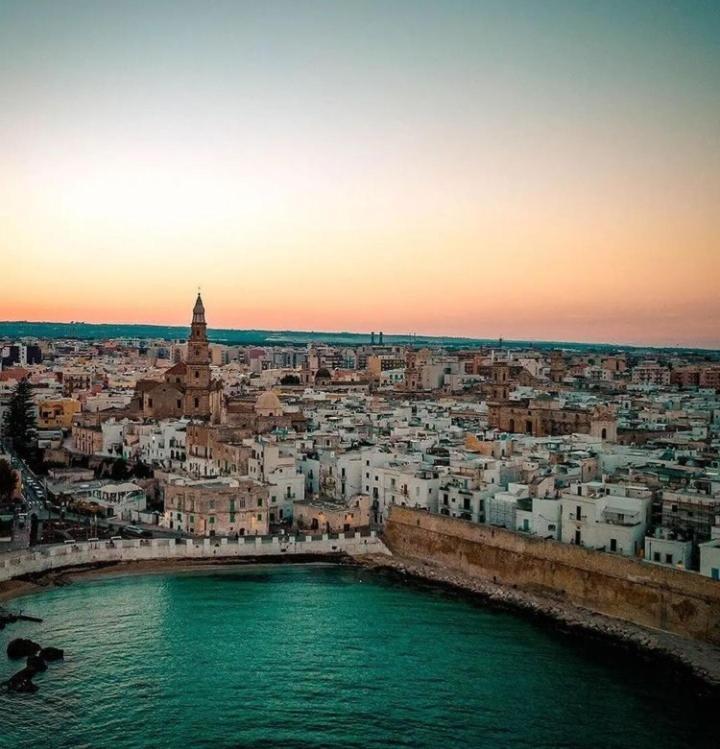 Апартаменты Route 64 Monopoli - East - Historic Center Экстерьер фото